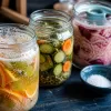 Débuter la fermentation maison : kéfir de fruits, pickles et légumes lacto-fermentés